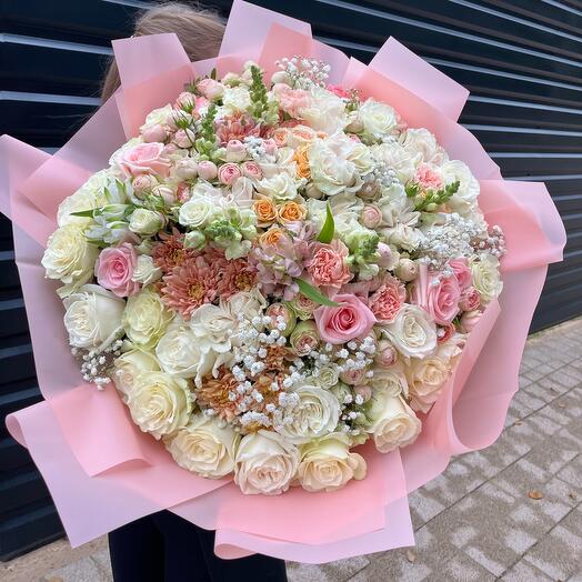 XXXXL flower bouquet in pastel color palette