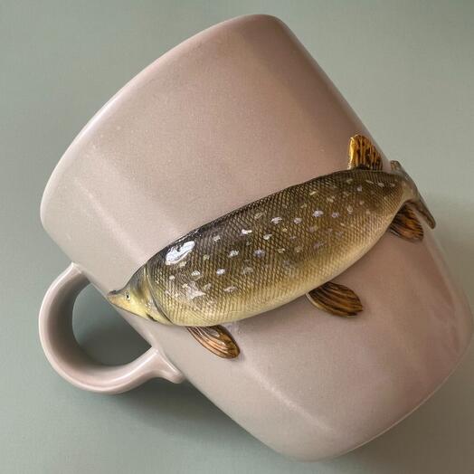 A mug with a pike