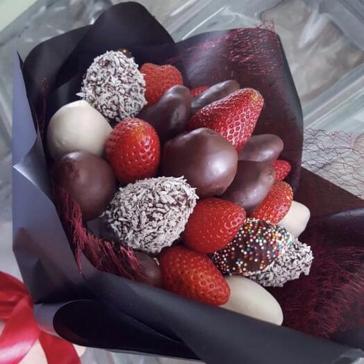 Клубничный букет ассорти