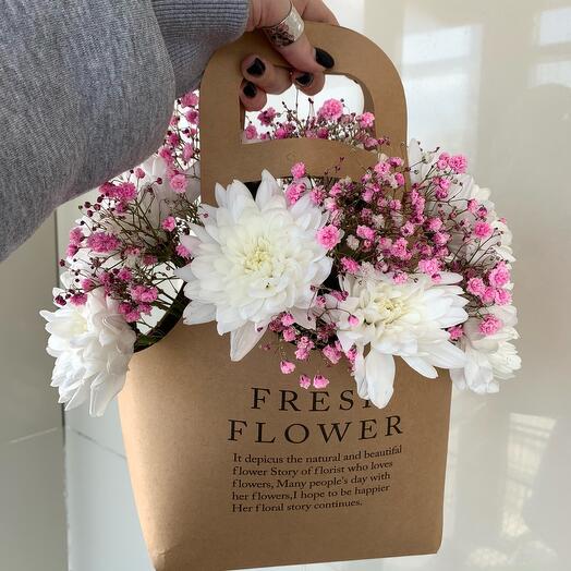 Сумка крафт с цветами 💐 хризантема гипсофила
