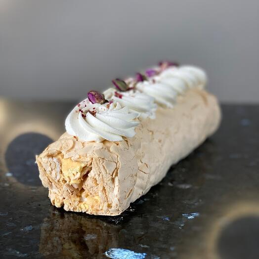 Meringue roll