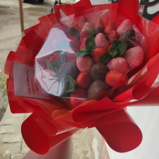 Bouquet of strawberries 20