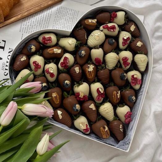 Клубника в шоколаде «Love