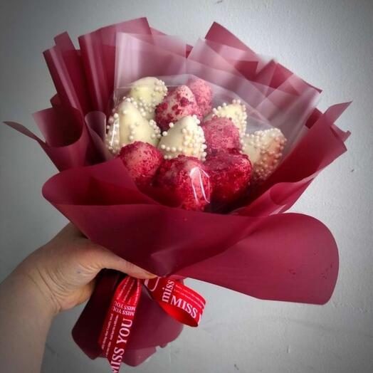 Bouquet of strawberries