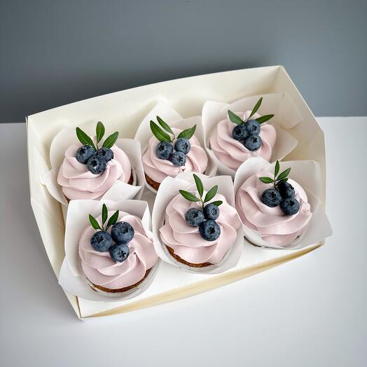 6pcs cupcakes with blueberries