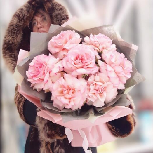 Букет с розами кружевной