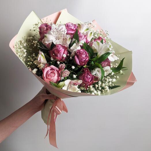 Mixed bouquet with  mini roses