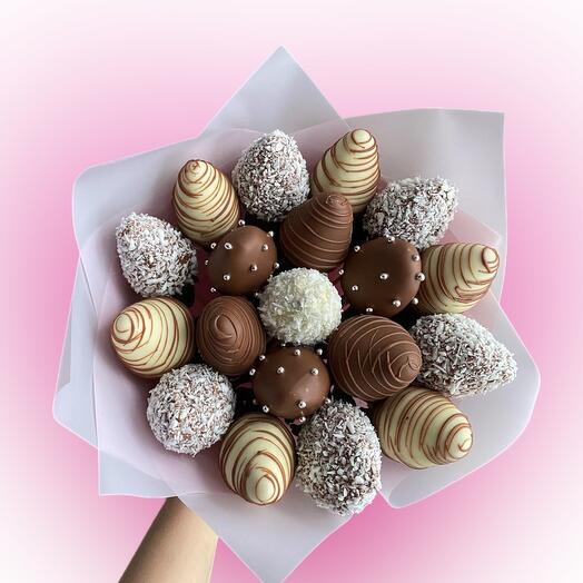 Bouquet of strawberries in chocolate💕