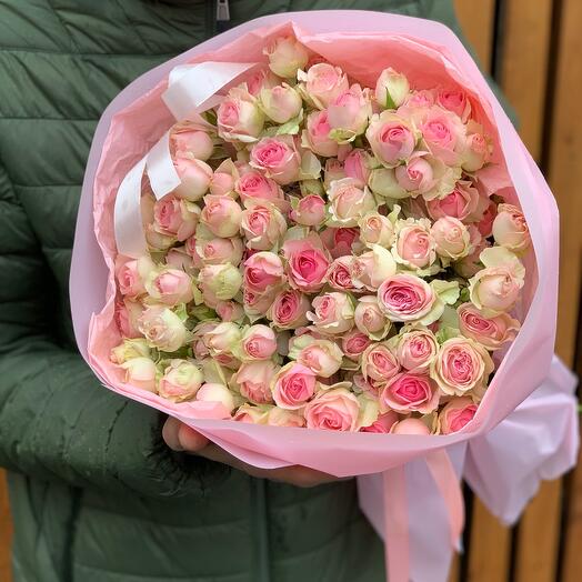 Кустовые розы 19 шт