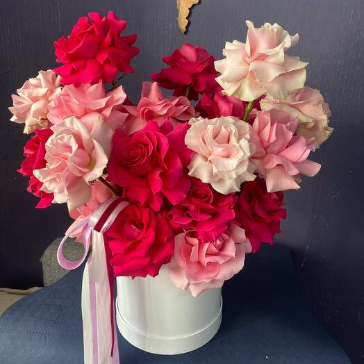 Французские розы в коробке