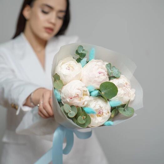 Белые пионы 🕊️💕
