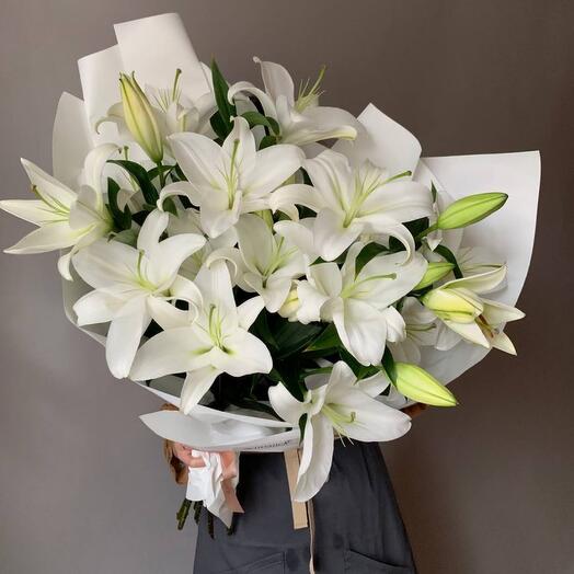 Mono of 7 gorgeous lilies