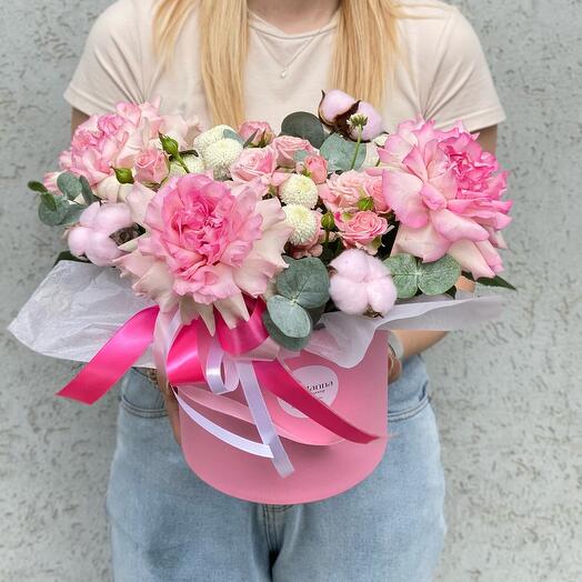 Французские розы с хлопком и хризантемами пуговками