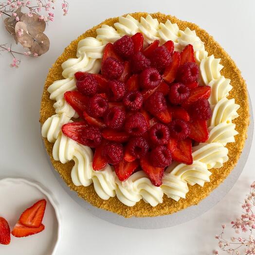 Медовик с ягодами подарок