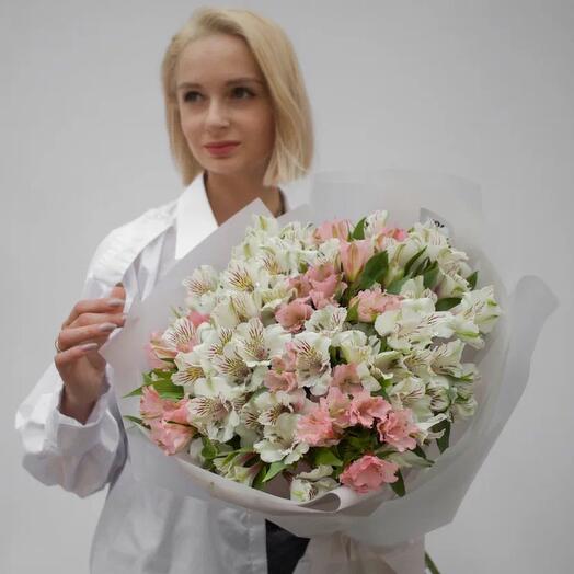 Букет из белых и розовых альстромерий, 25 штук в букете