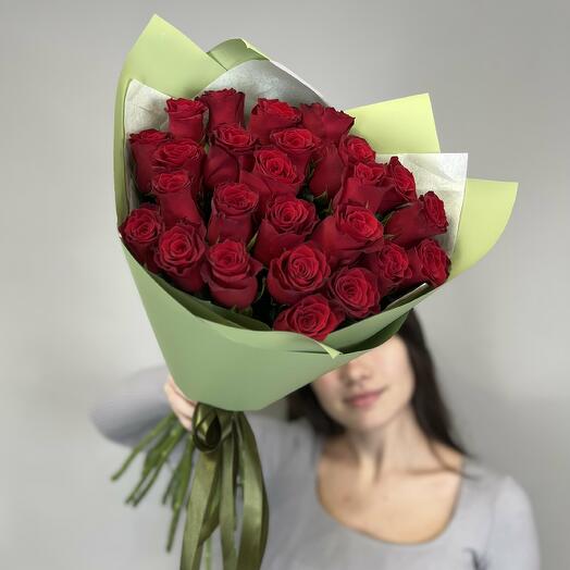 Букет из 25 красных роз (50 см)