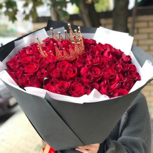 101 rosas en 60 cm en un diseño elegante