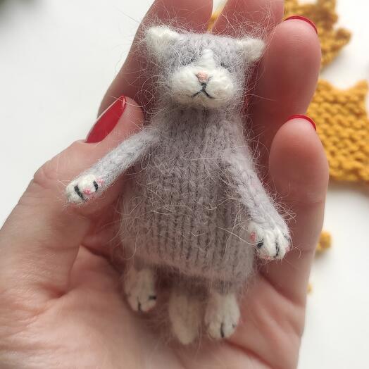 Котик серенький