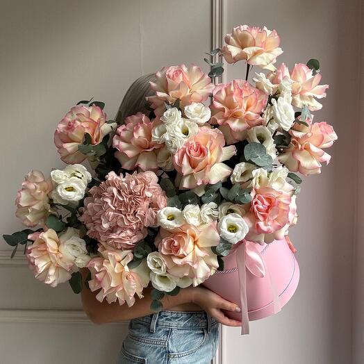 Композиция в коробке