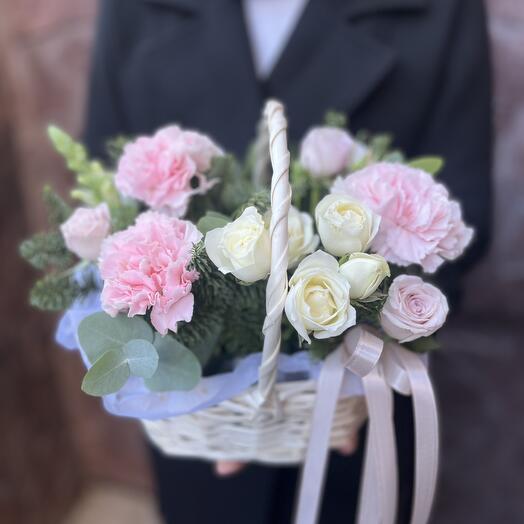 Корзина с цветами 🌸