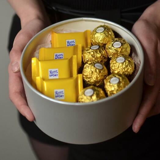 Подарочный набор с конфетами и Ферреро Роше