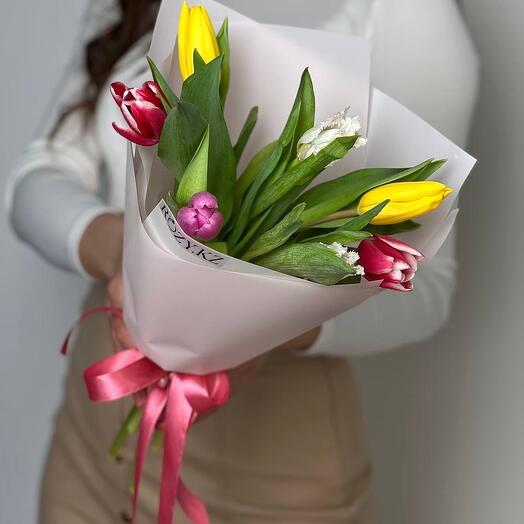 Микс из 7 тюльпанов