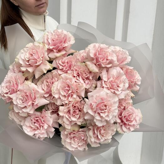 Spectacular bouquet of 25 French roses
