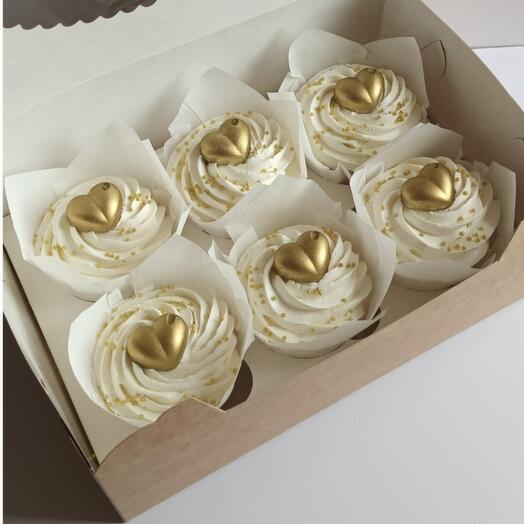 Капкейки с сердечками на 14 февраля