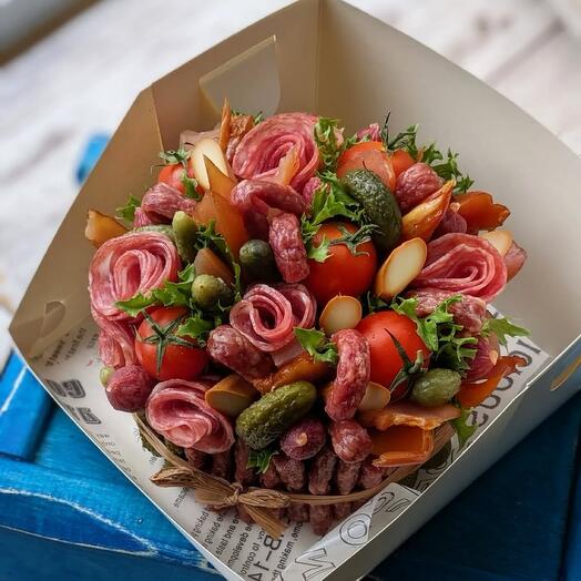 Мясной букет торт