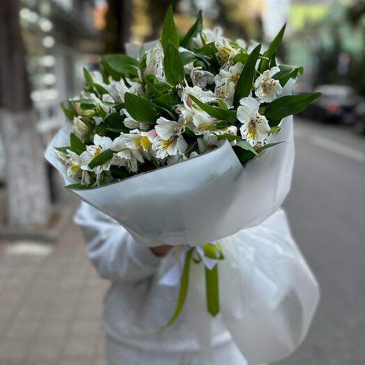 Букет белой Альстромерии