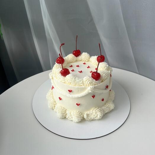 Торт с рюшами и сердечками