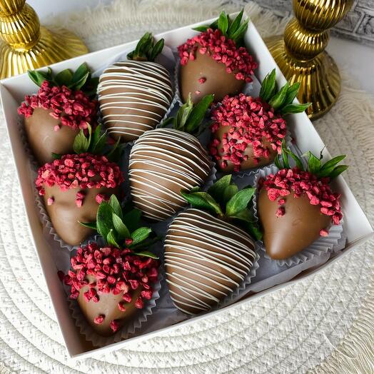 Клубника в шоколаде "Berry Bliss" 9шт