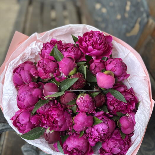 25 peonies