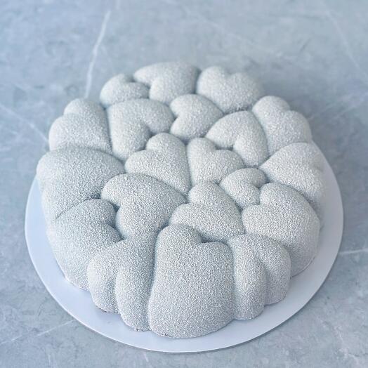 White Herats Mousse Cake - Peanut-Caramel