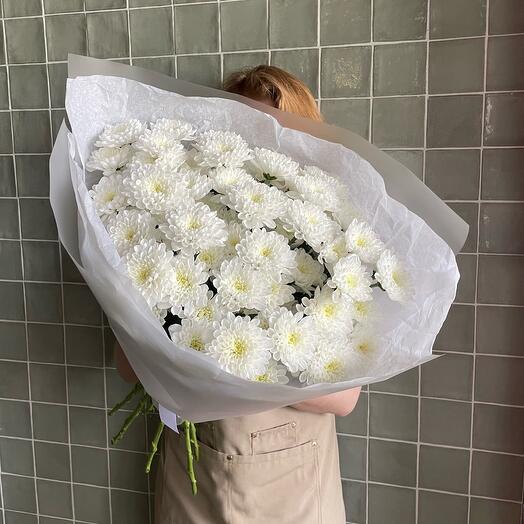 Букет из 9 белых кустовых хризантем