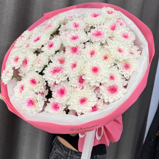 Яркий букет из хризантем