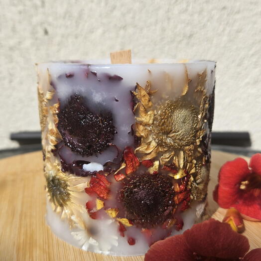 Vela botânica com flores de verão