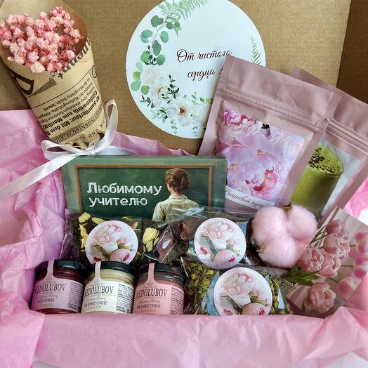 Подарочный набор сладостей на 1 сентября учителю