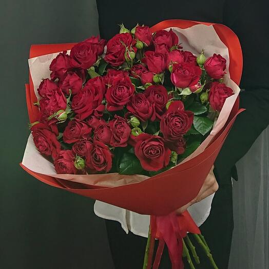 Красные пионовидные розы 🌹