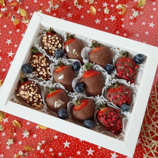 Клубника в шоколаде  презент (12-16шт)