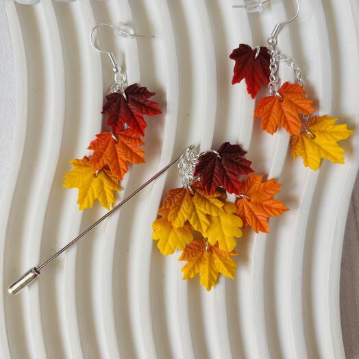 Серьги и брошь ручной работы «Кленовые листья»