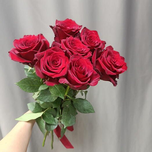 Букет из бордовых роз