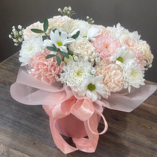 Цветы в шляпной коробке 🌸