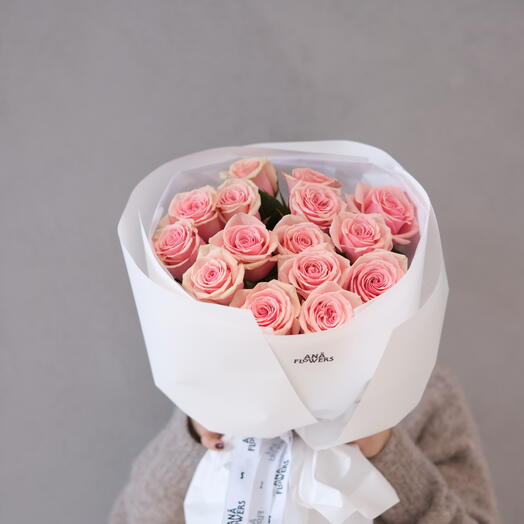 15 нежных роз