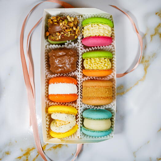Набор Макарон Ассорти 8 шт, Подарок для мамы, подарок на Новый год