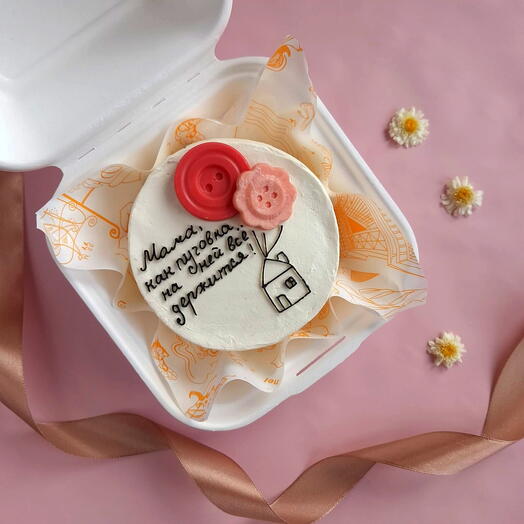 Бенто торт "Мама, как пуговка, на ней все держится" с шоколадным декором на праздник маме