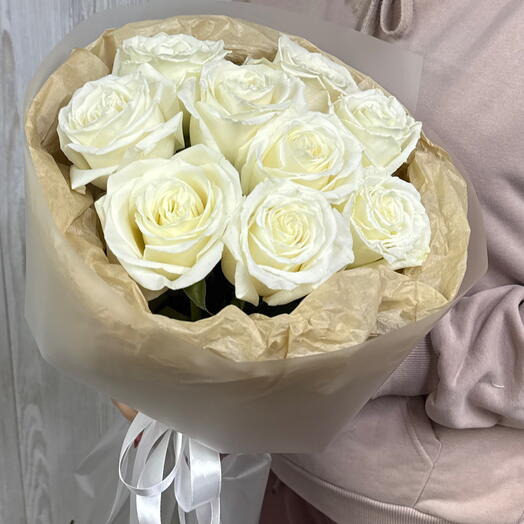 Mono bouquet of white roses