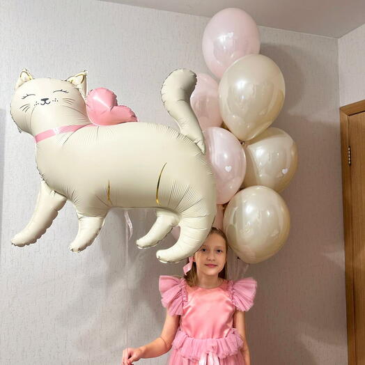 Фонтан из бежевых и розовых шаров и фигура кошка, котик,котенок, кошечка с бантом-11шаров