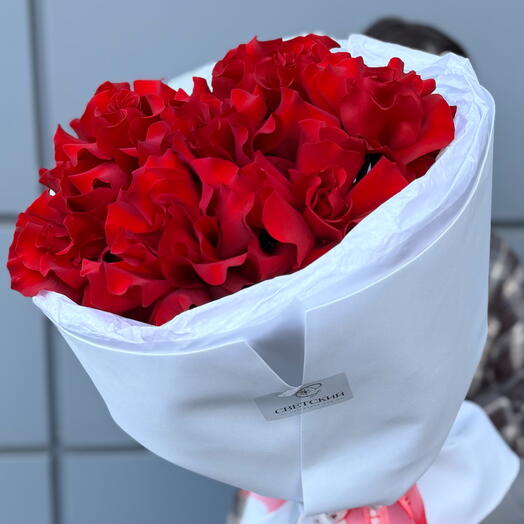 Красные французские розы в роскошном букете♥️ С9