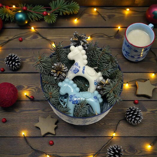 Новогодняя композиция «Сказочный конёк гжель»